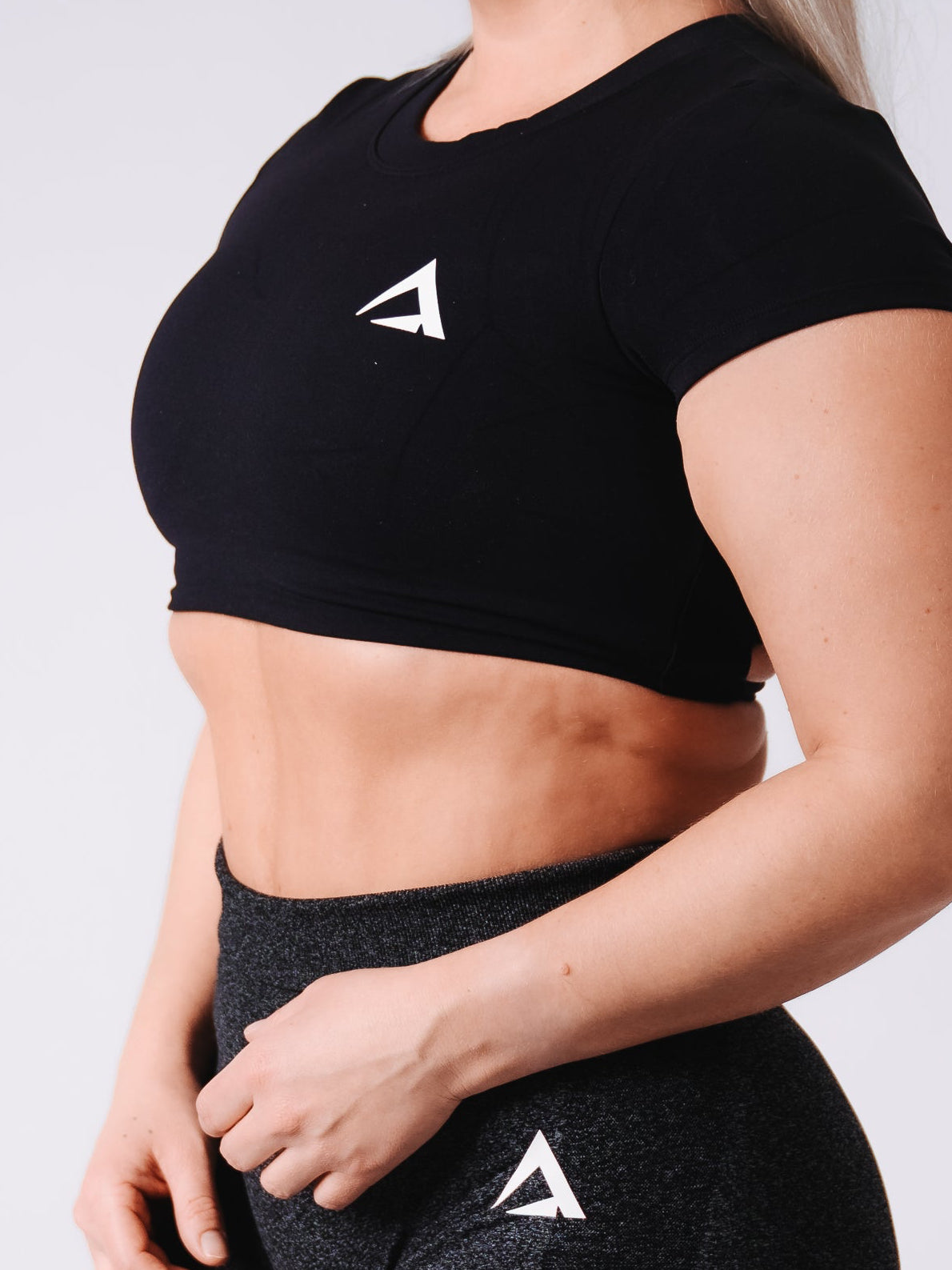 OpenBack Crop Tee - Black